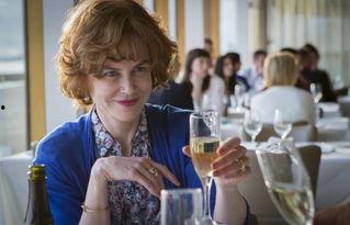 诺米走红不忘家乡小涵娱乐吃瓜,小涵娱乐吃瓜见证友谊  第3张